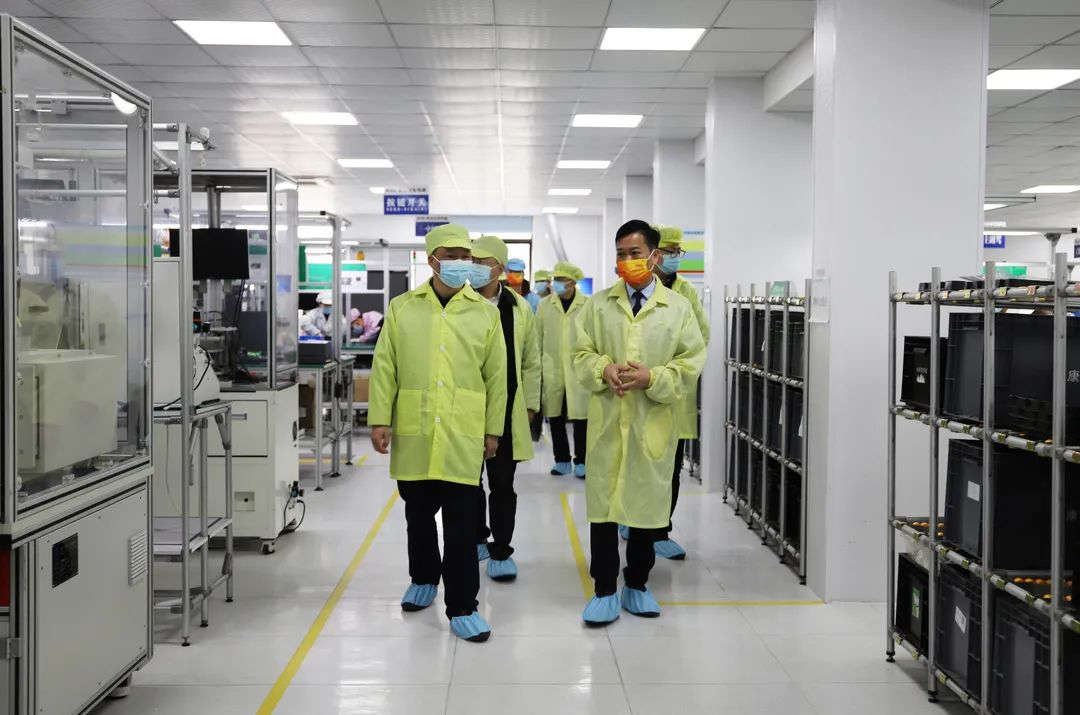 智能電器新突破 樂清市副市長葉序鋒一行調(diào)研康信電器集團電子科技研發(fā)工作